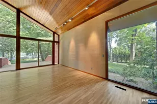 262 W Saddle River Rd, Upper Saddle River, NJ 07458 - Photo 4