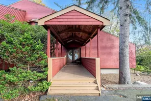 262 W Saddle River Rd, Upper Saddle River, NJ 07458 - Photo 2