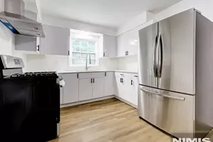 4-21 Saddle River Road 2, Fair Lawn, NJ 07410 - Photo 2