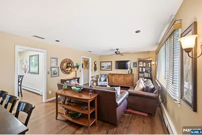 31 Truman Boulevard, Oakland, NJ 07436 - Photo 4