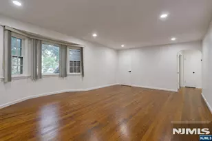 4-21 Saddle River Road 1, Fair Lawn, NJ 07410 - Photo 8