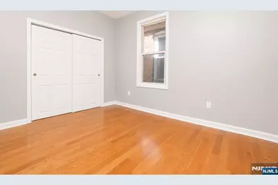 143 Pearsall Avenue, Jersey City, NJ 07305 - Photo 10