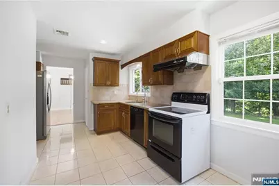 557 Monroe Court, River Edge, NJ 07661 - Photo 8