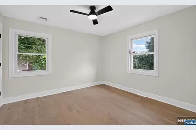 183 Jefferson Avenue, Emerson, NJ 07630 - Photo 18