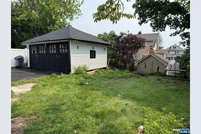 319 Crestview Place, Teaneck Township, NJ 07666 - Photo 4