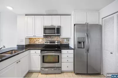 600 Harbor Boulevard 955 #955, Weehawken, NJ 07086 - Photo 8