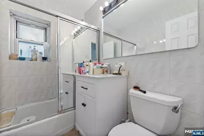 1575 Center Avenue 1F #1F, Fort Lee, NJ 07024 - Photo 14