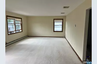 364 Chestnut Avenue 2 #2, South Hackensack Township, NJ 07606 - Photo 4
