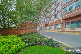 100 Old Palisade Road 3415, Fort Lee, NJ 07024 - Photo 2