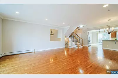 2462 3rd Street, Fort Lee, NJ 07024 - Photo 8