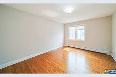 2462 3rd Street, Fort Lee, NJ 07024 - Photo 24