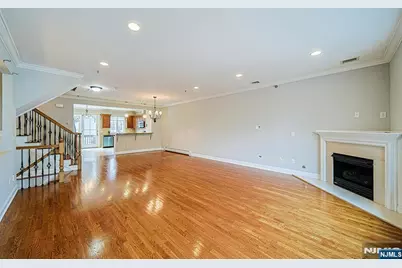 2462 3rd Street, Fort Lee, NJ 07024 - Photo 10
