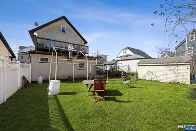 77 Maple Avenue, Wallington, NJ 07057 - Photo 12