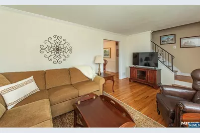 11 Susan Court, Clifton, NJ 07012 - Photo 4