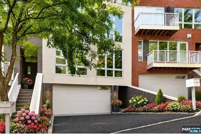 22 Vela Way, Edgewater, NJ 07020 - Photo 2