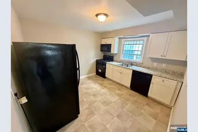 240-242 Wainwright Street, Newark, NJ 07112 - Photo 6