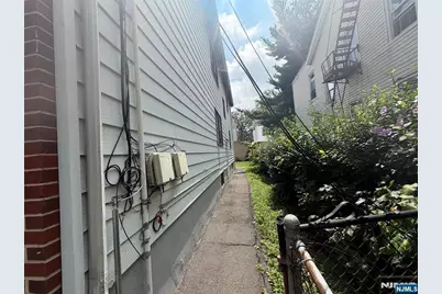 240-242 Wainwright Street, Newark, NJ 07112 - Photo 18