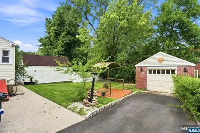 654 Howard Street, Teaneck Township, NJ 07666 - Photo 24