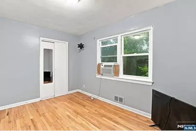 654 Howard Street, Teaneck Township, NJ 07666 - Photo 14