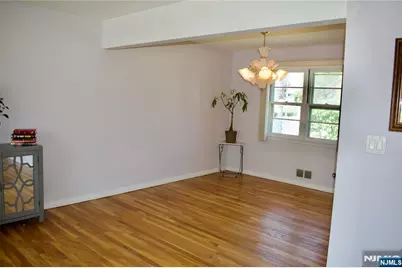 477 Chestnut Avenue, South Hackensack Township, NJ 07606 - Photo 6