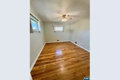 477 Chestnut Avenue, South Hackensack Township, NJ 07606 - Photo 12