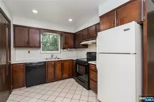 23 Cabot Ln, Kinnelon, NJ 07405 - Photo 12