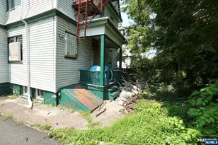 162 N Maple Ave, East Orange, NJ 07017 - Photo 2