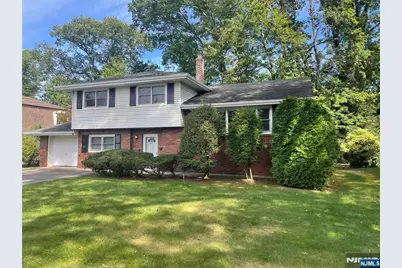 420 Lakeview Drive, Oradell, NJ 07649 - Photo 1
