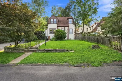43 Esmond Place, Tenafly, NJ 07670 - Photo 2