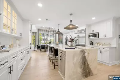 22 Berkshire Place, Englewood Cliffs, NJ 07632 - Photo 10