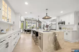 22 Berkshire Pl, Englewood Cliffs, NJ 07632 - Photo 10