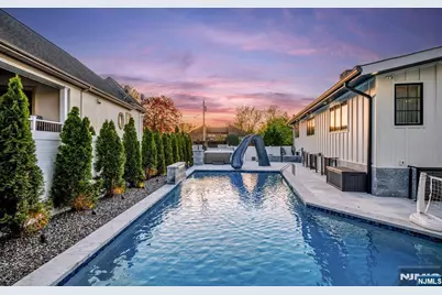 22 Berkshire Place, Englewood Cliffs, NJ 07632 - Photo 2