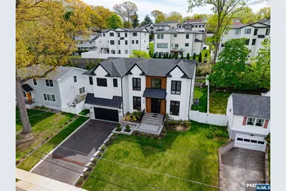 336 Lockwood Drive, Paramus, NJ 07652 - Photo 2