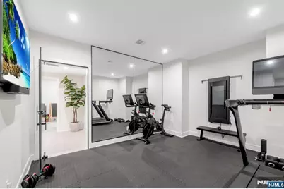 336 Lockwood Drive, Paramus, NJ 07652 - Photo 40