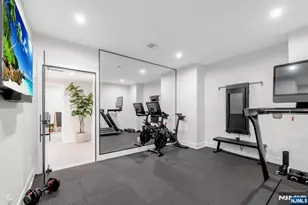 336 Lockwood Dr, Paramus, NJ 07652 - Photo 40