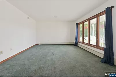 14 Robert Court, Lodi, NJ 07644 - Photo 6