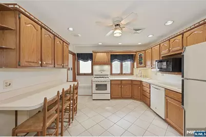 14 Robert Court, Lodi, NJ 07644 - Photo 12