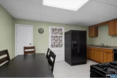 327 Newark Avenue, Lyndhurst Township, NJ 07071 - Photo 6
