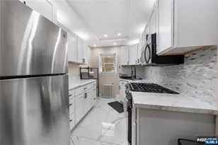 161 Knickerbocker C, Englewood, NJ 07631 - Photo 6