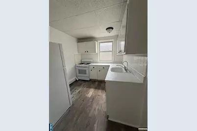 4001 Bergenline Avenue 3 #3, Union City, NJ 07087 - Photo 2