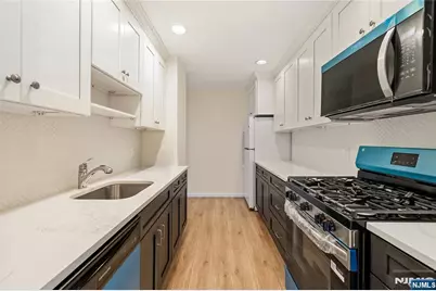 7 Burnham Place, Fair Lawn, NJ 07410 - Photo 10