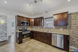 11 Elm St, Ridgefield Park, NJ 07660 - Photo 10