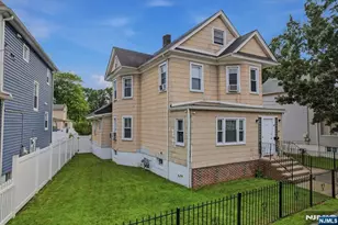 11 Elm St, Ridgefield Park, NJ 07660 - Photo 2