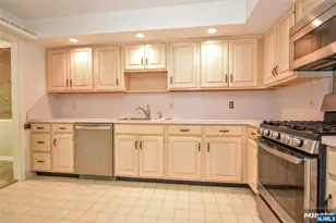 281 E Vista View Dr, Mahwah, NJ 07430 - Photo 28