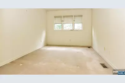 281 E Vista View Drive, Mahwah, NJ 07430 - Photo 20