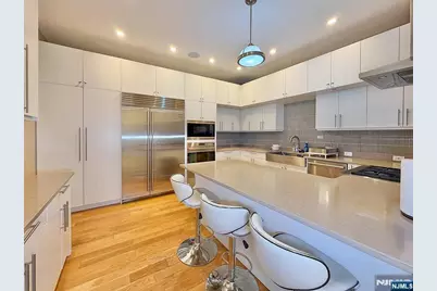 9 Somerset Lane Ph 608/614 #PH 608/614, Edgewater, NJ 07020 - Photo 4