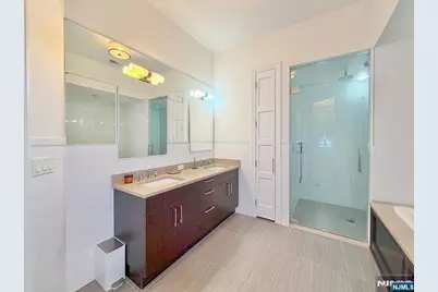 9 Somerset Lane Ph 608/614 #PH 608/614, Edgewater, NJ 07020 - Photo 16