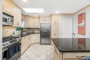 376 Chelsea St, Paramus, NJ 07652 - Photo 20