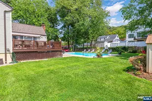 376 Chelsea St, Paramus, NJ 07652 - Photo 8
