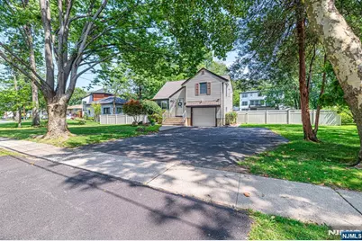 376 Chelsea Street, Paramus, NJ 07652 - Photo 2